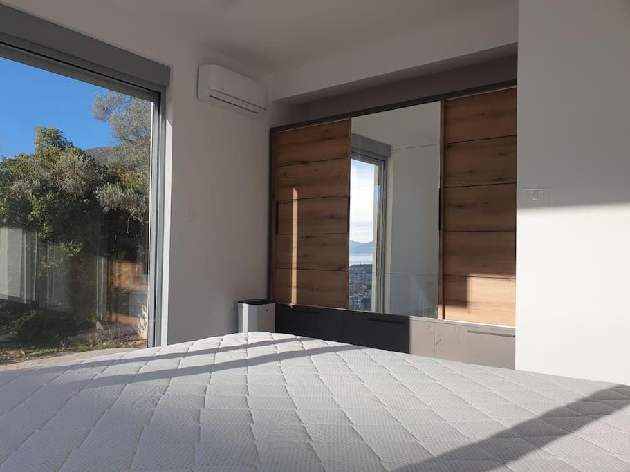 Beautiful Apartment In Tivat Buitenkant foto