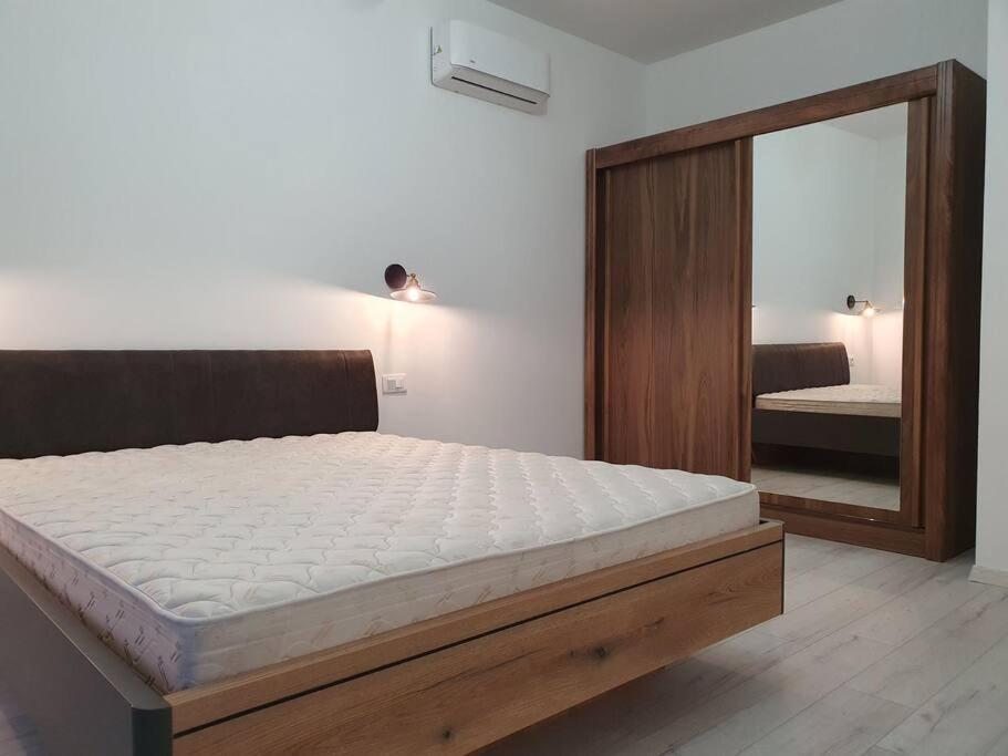 Beautiful Apartment In Tivat Buitenkant foto