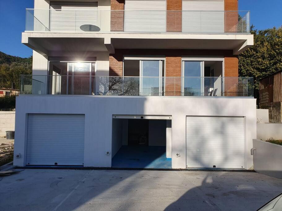Beautiful Apartment In Tivat Buitenkant foto